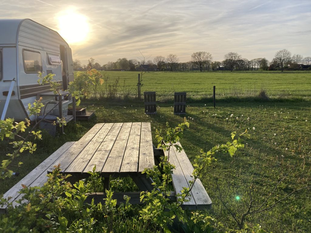 Bed en breakfast met avondzon